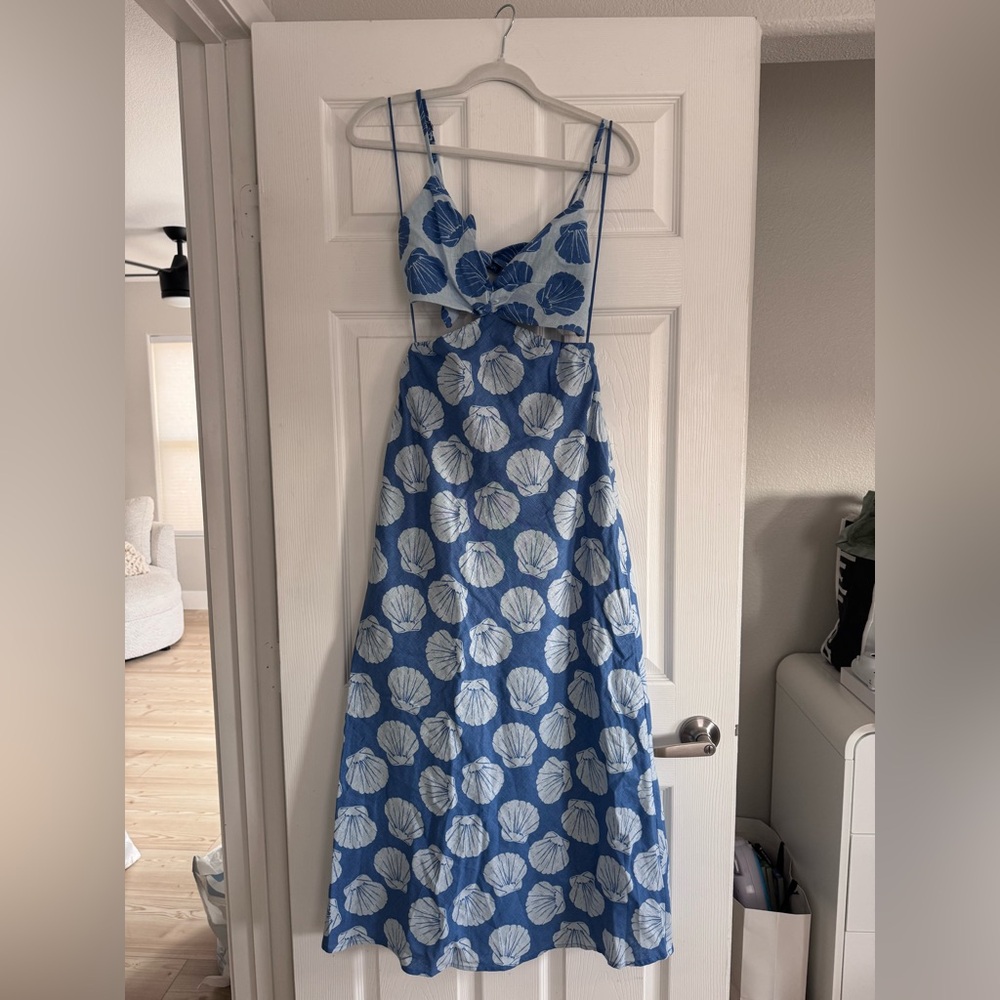Abercrombie & Fitch Blue and White Backless Dress - Picture 4 of 7